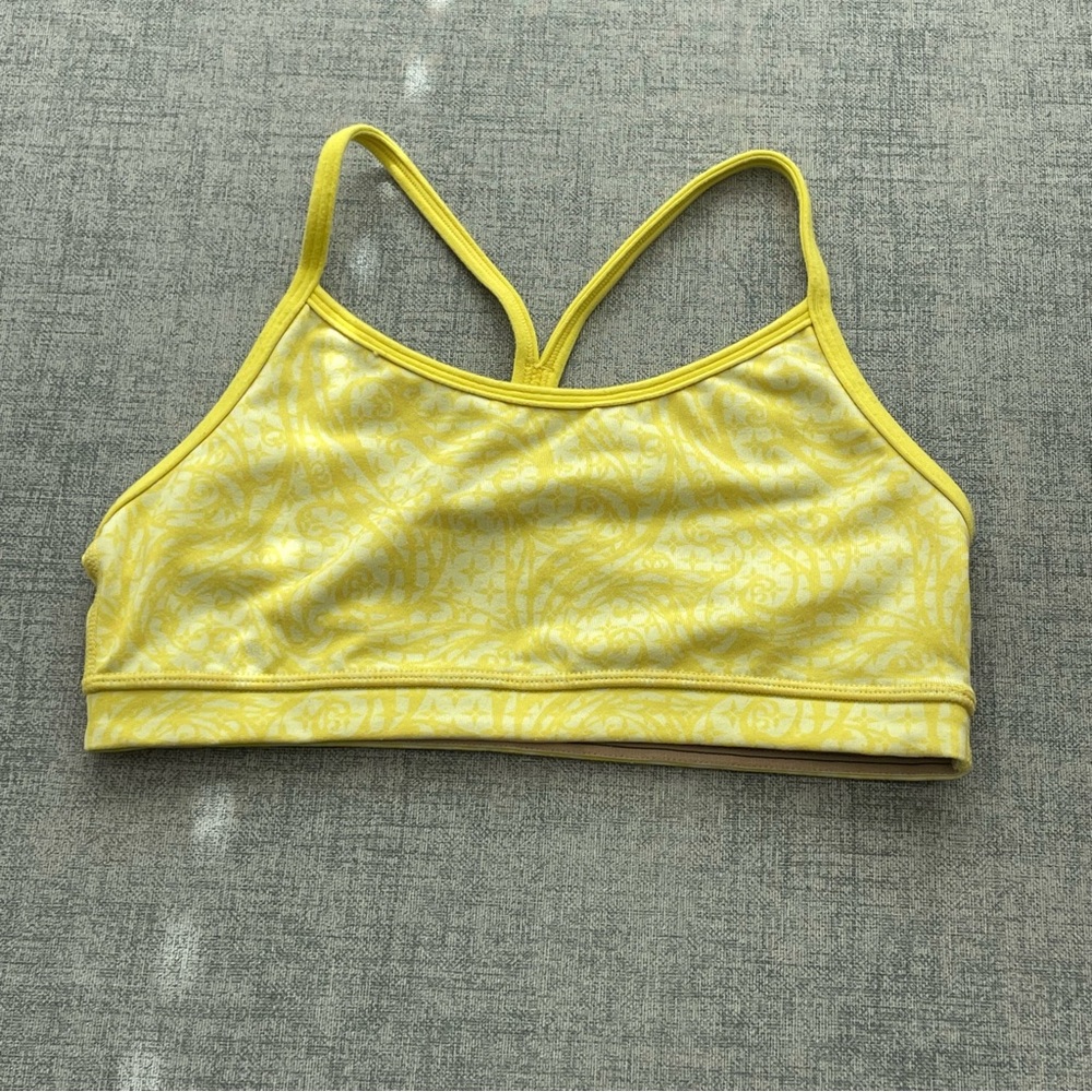 Lululemon Flow Y Bra Light Support Size 4 with Size Dot